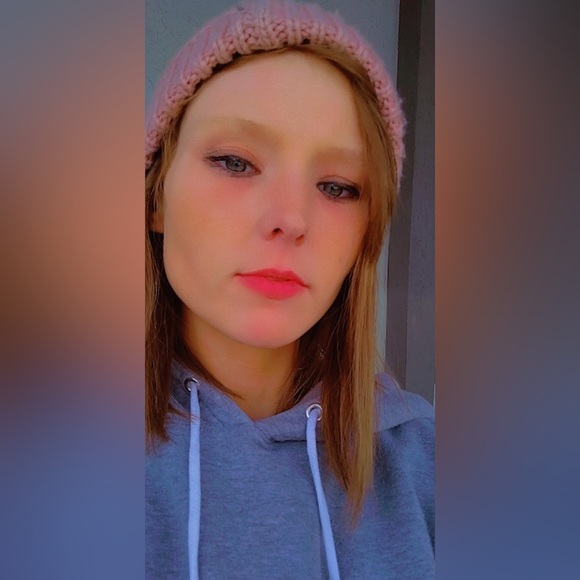 Meet your Posher, Crystal - Picture 2 of 3